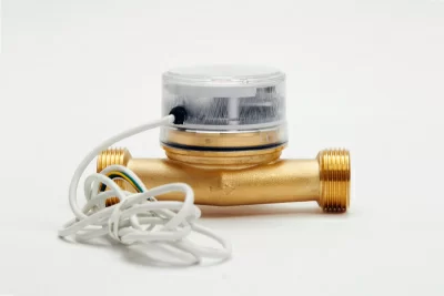 Счетчик воды универсальный СВУ 20-E130-1-W-L-10G IT с импульсным выходом ГЕРКОН, ДУ20 в 